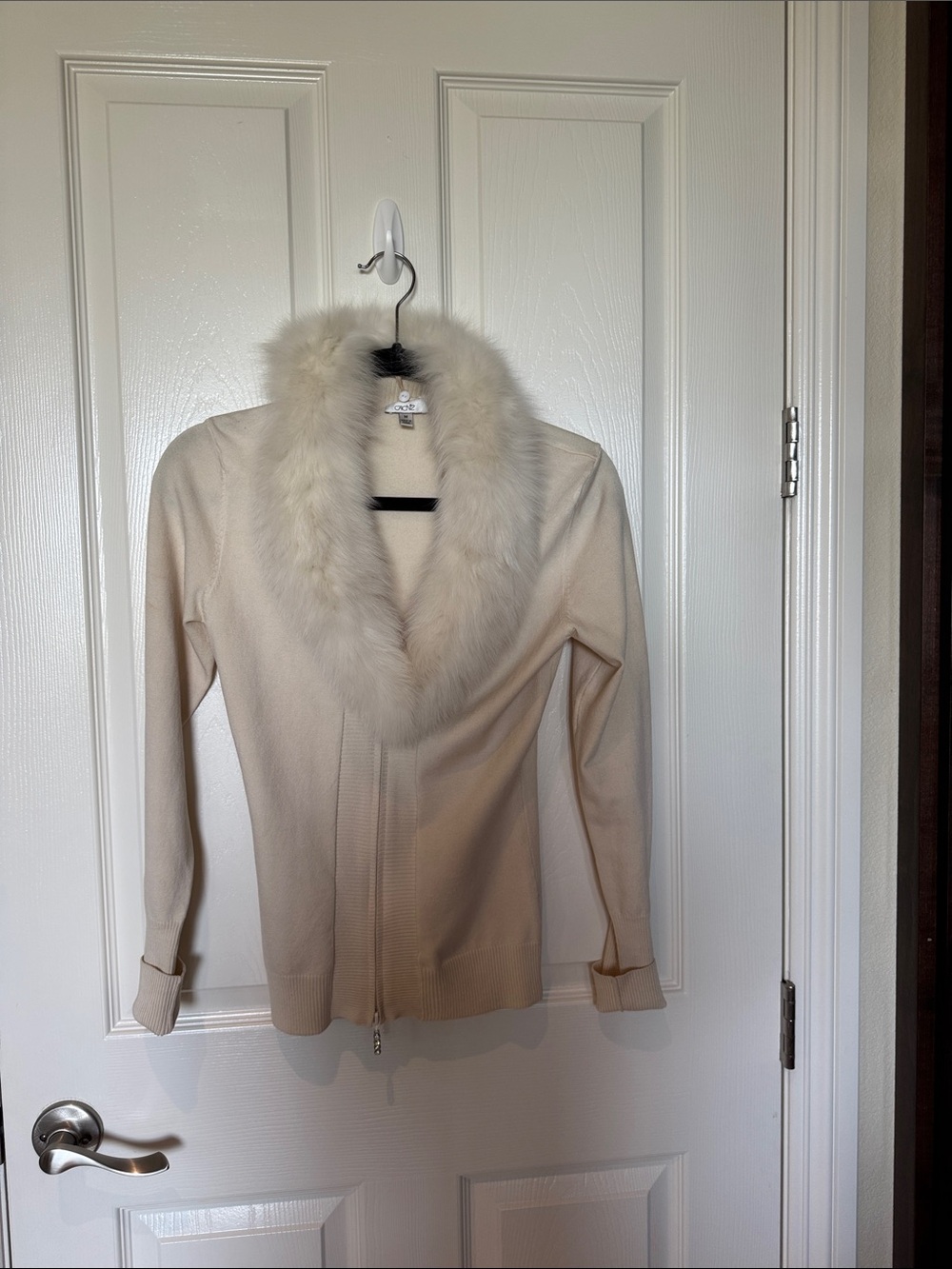 Vintage Cache Cream Women's Zip Front Jacket with removable Fur Collar. Size med